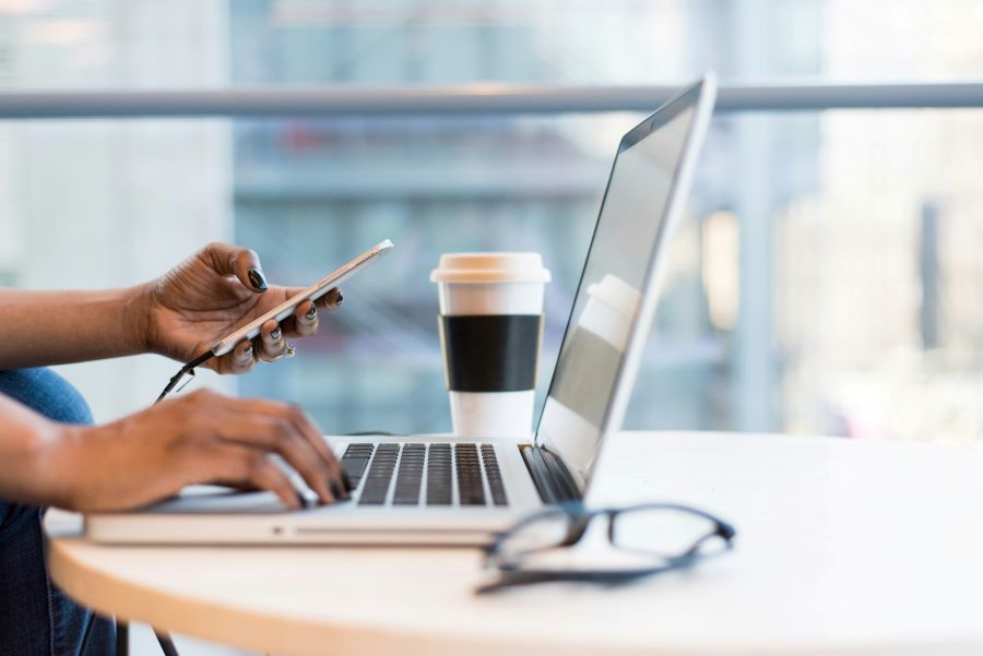 how to talk to airtel customer care in 2025